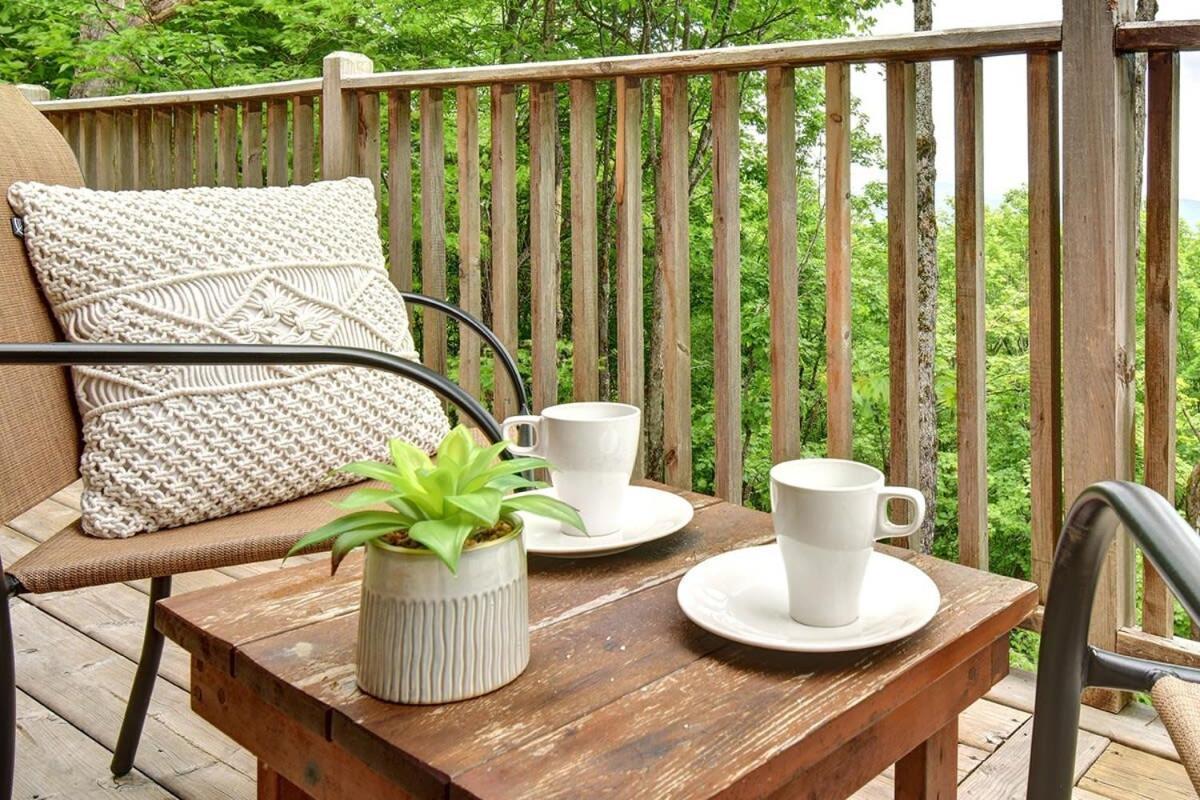 Chic Familiale, Relaxant Avec En Montagnes Chalet Labelle
